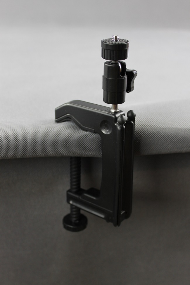 Univerzálny stolný mini statív