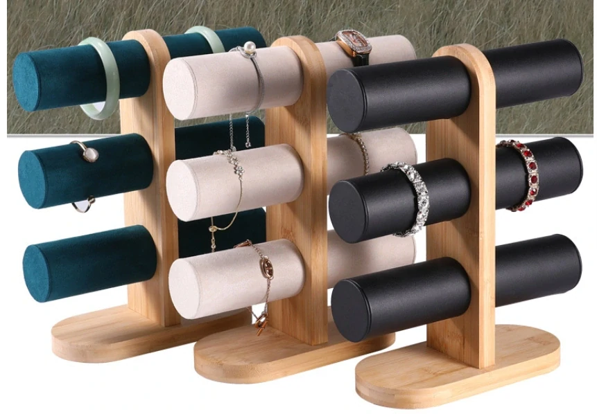 Stojanček, dekolt na náramky 3 rady zeliený