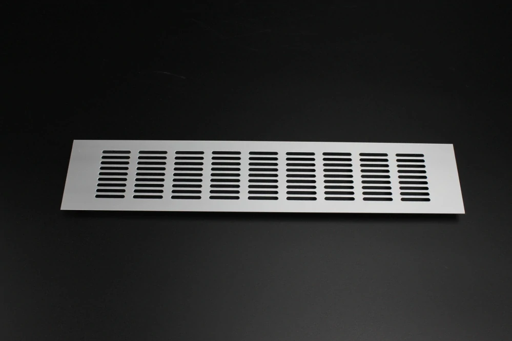 Hliníková vetracia mriežka 300 x 80mm 1ks