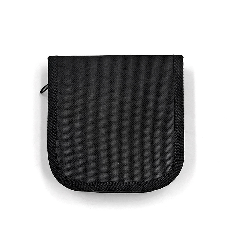 Kompaktná cestovná súprava na šitie