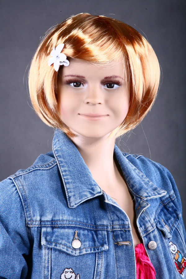 Detská parochňa zlatá, dievča