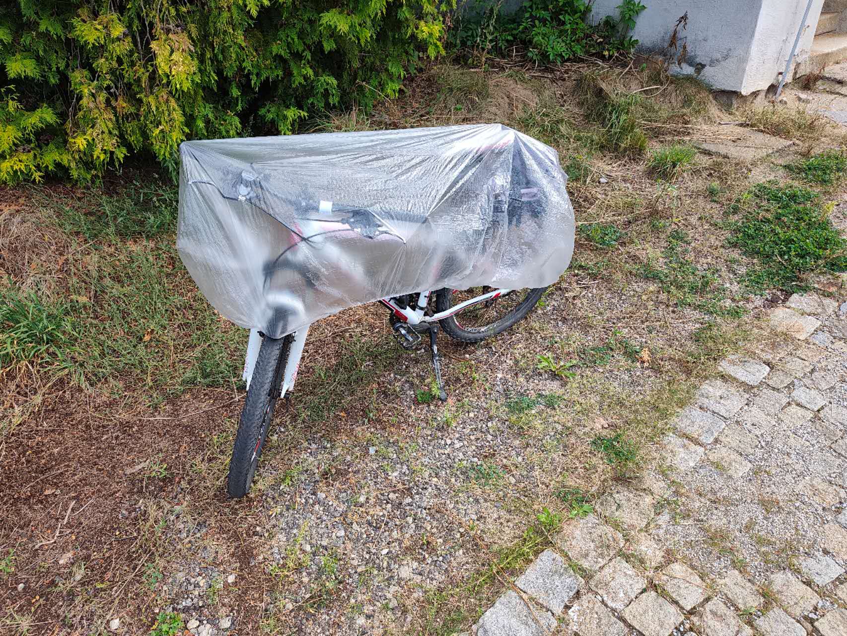 Jednorazový mikroténový obal na bicykel