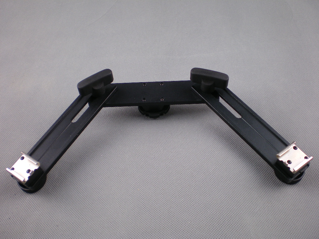 Držiak na 2 blesky, ľad svetla a iné príslušenstvo B40