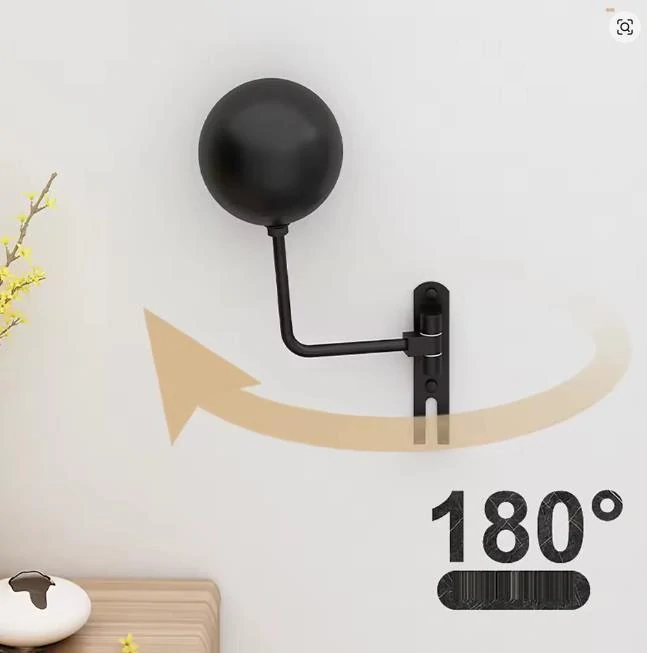 Vešiak na helmu – otočný držiak na stenu