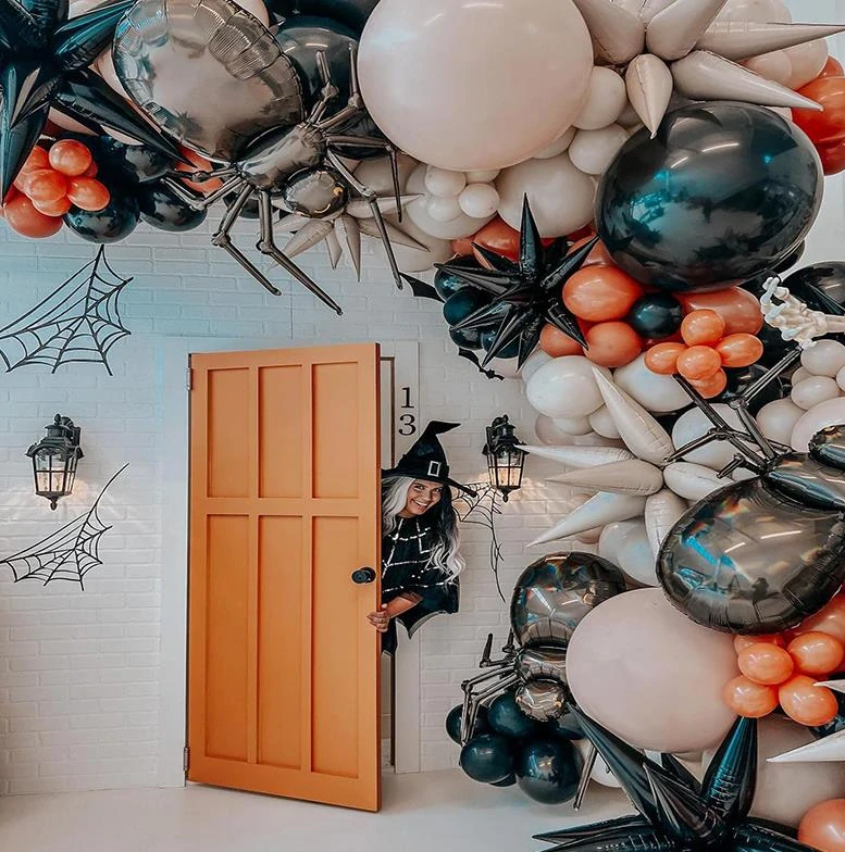Párty balóniky, balóniková girlanda halloween pavúky 138ks