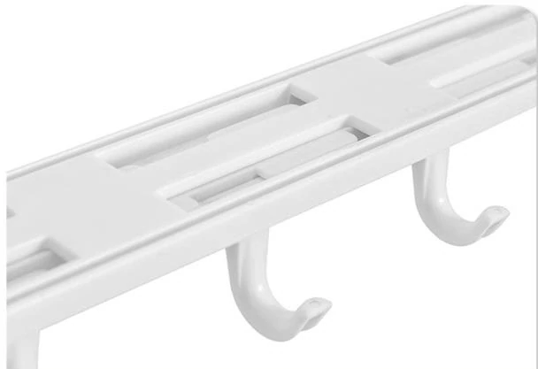 Závesný výsuvný organizér s háčikmi