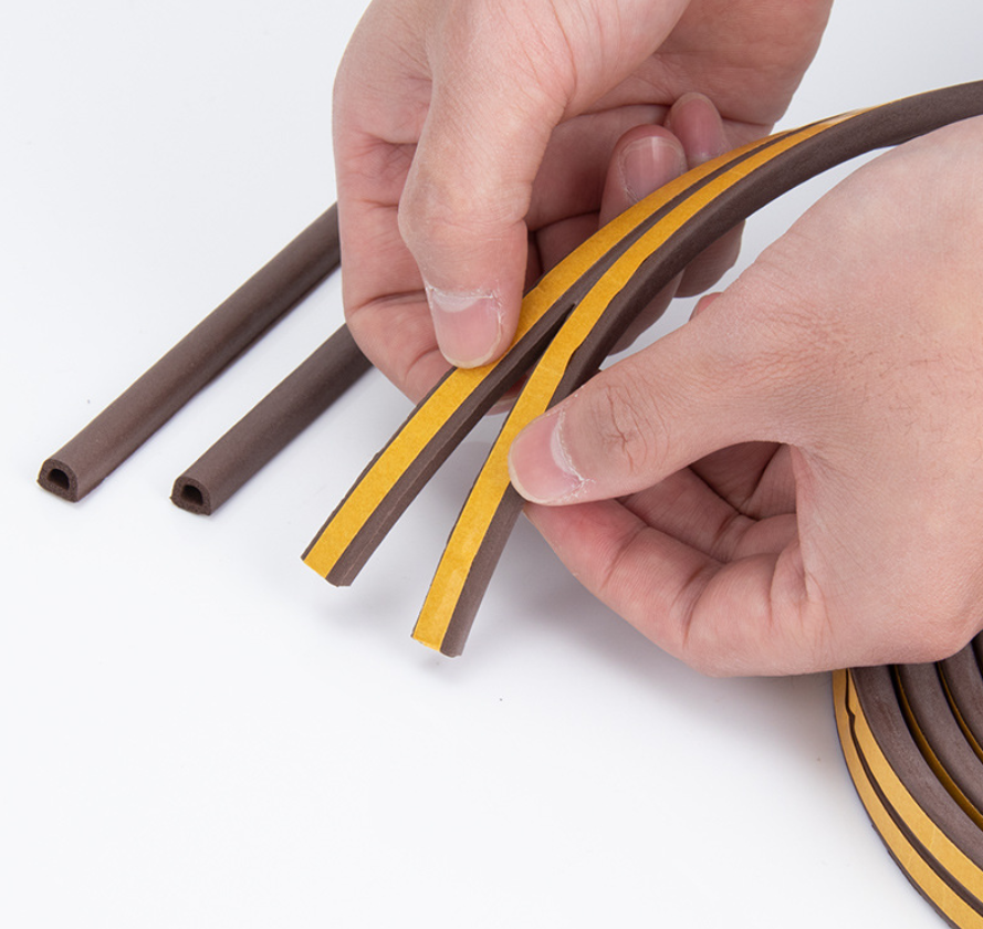 Samolepiace tesnenie do okien a dverí 9x7,5mm x 6m – biele