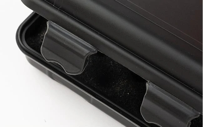 Vodotesný box na uloženie náradia EDC na prežitie v prírode S čierny