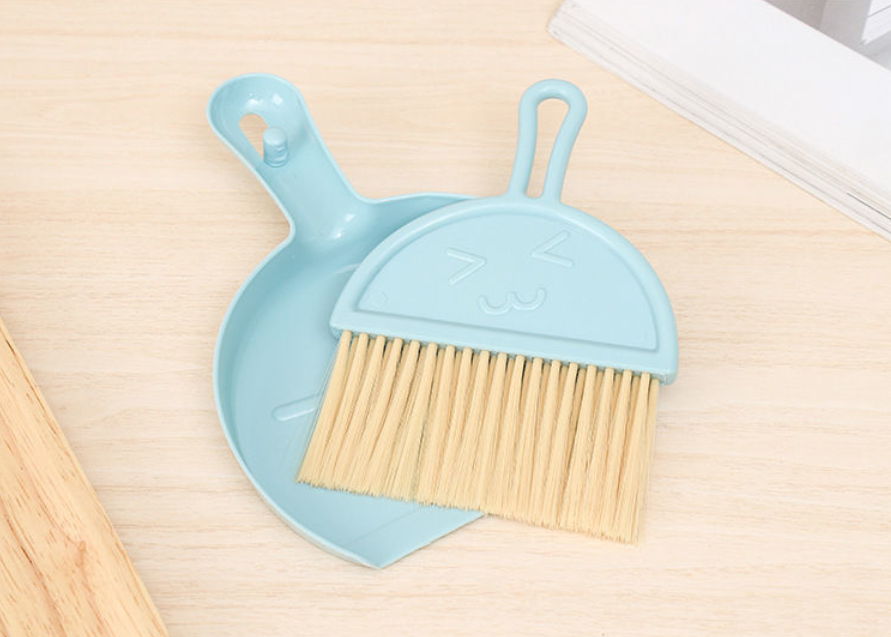 Stolová metlička s lopatkou – modrá