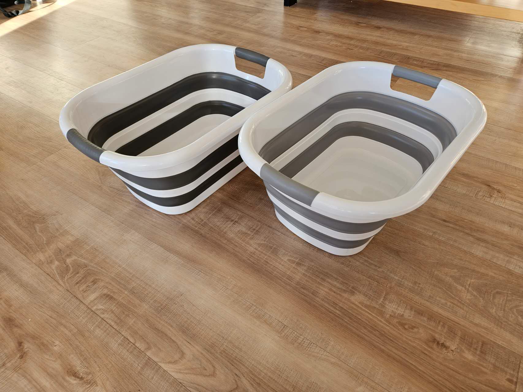 Skladací kôš na bielizeň - světle šedá / biela