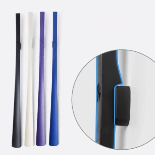 Dlhá lyžica na topánky 62cm magnetická svetlo modrá